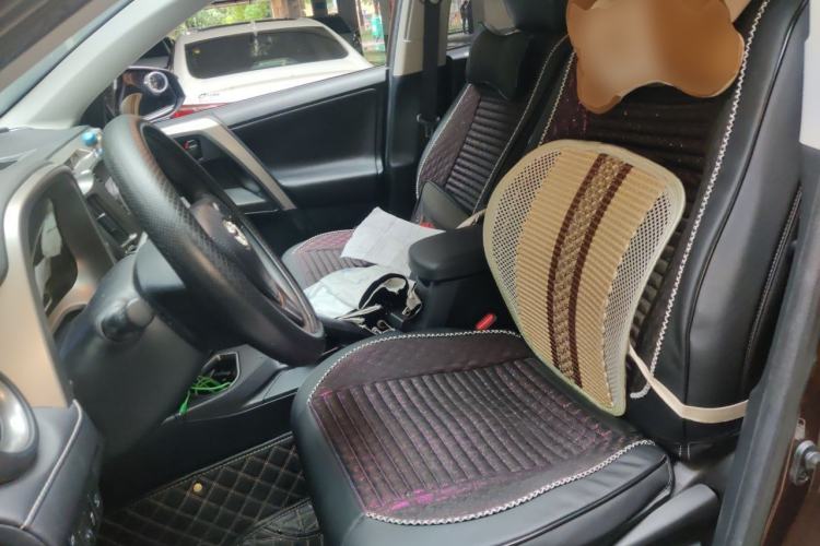 Used Toyota RAV4 2018 2.0L CVT Two-Wheel Drive Fashion X Edition Left Front Seat