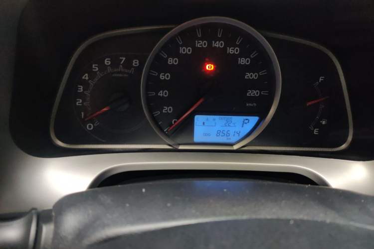 Used Toyota RAV4 2018 2.0L CVT Two-Wheel Drive Fashion X Edition Odometer Close Up