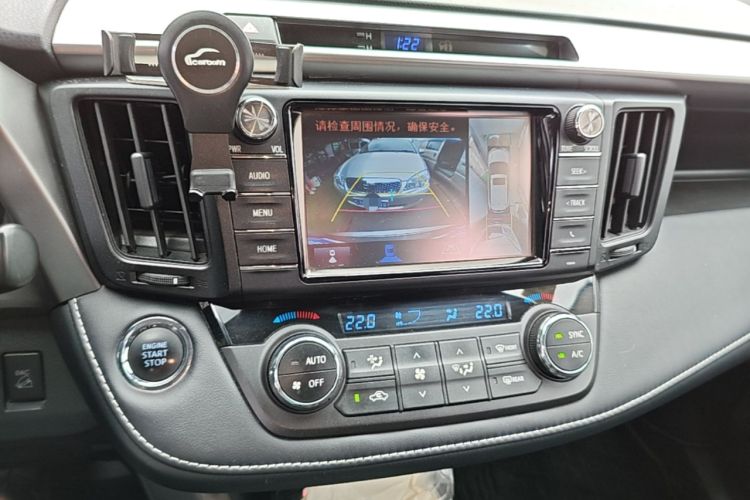 Used Toyota RAV4 2018 2.5L Automatic 4x4 Elite i Edition Audio And AC Panel