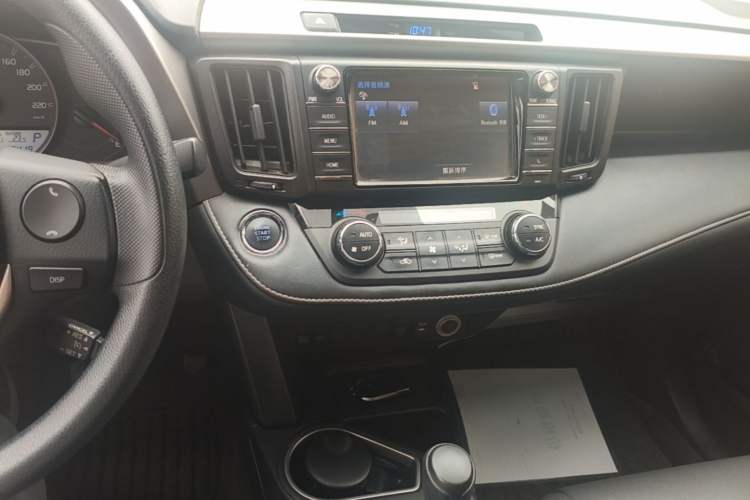 Used Toyota RAV4 2018 2.0L CVT Two-Wheel Drive Fashion X Edition Audio And AC Panel