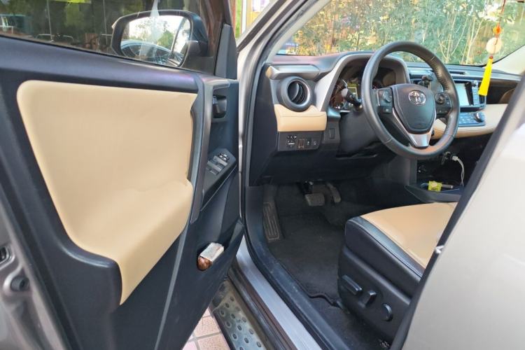 Used Toyota RAV4 2018 2.5L Automatic 4x4 Elite i Edition Driver Seat