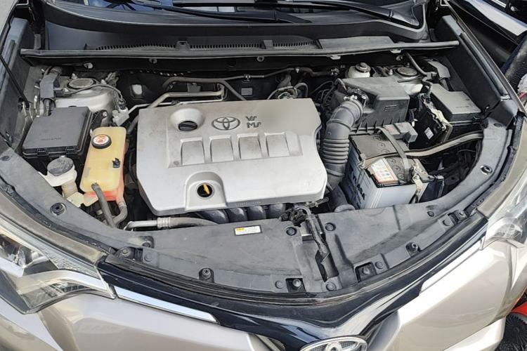 Used Toyota RAV4 2018 2.0L CVT Two-Wheel Drive Fashion X Edition Engine Bay