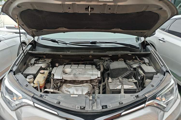 Used Toyota RAV4 2018 2.5L Automatic 4x4 Elite i Edition Engine Bay