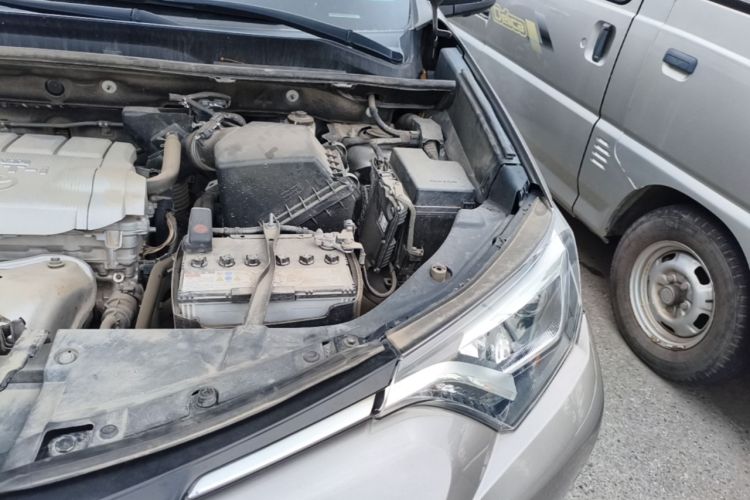 Used Toyota RAV4 2018 2.5L Automatic 4x4 Elite i Edition Engine Bay Left