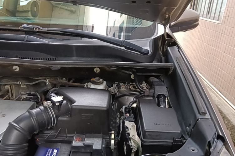 Used Toyota RAV4 2018 2.0L CVT Two-Wheel Drive Fashion X Edition Engine Bay Left