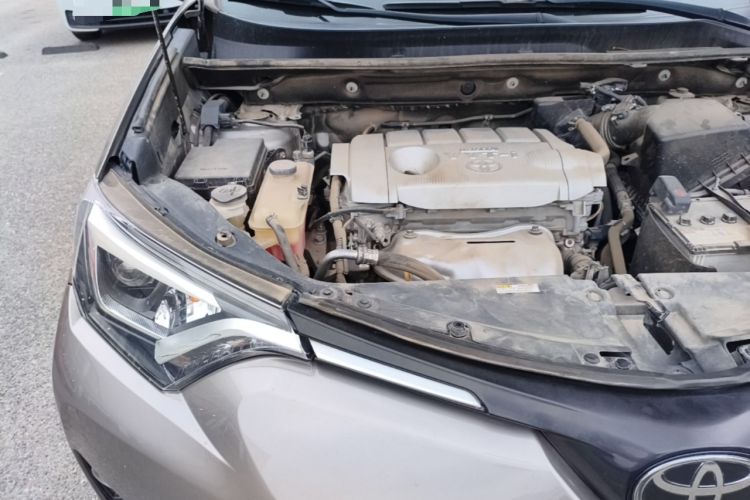 Used Toyota RAV4 2018 2.5L Automatic 4x4 Elite i Edition Engine Bay Right