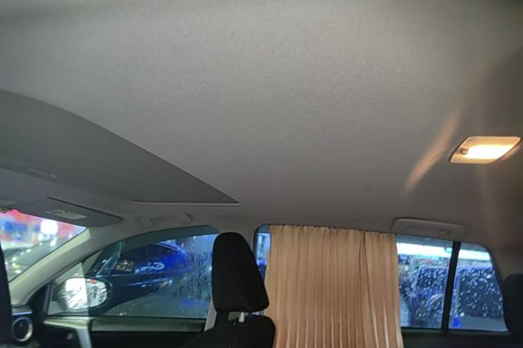 Used Toyota RAV4 2018 2.0L CVT Two-Wheel Drive Fashion X Edition Headliner