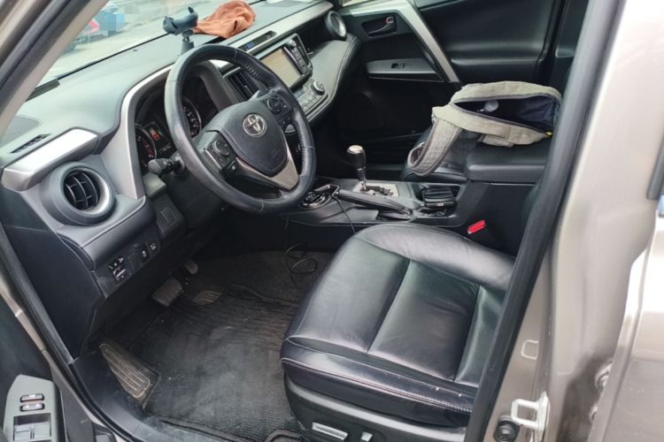 Used Toyota RAV4 2018 2.5L Automatic 4x4 Elite i Edition Left Front Seat