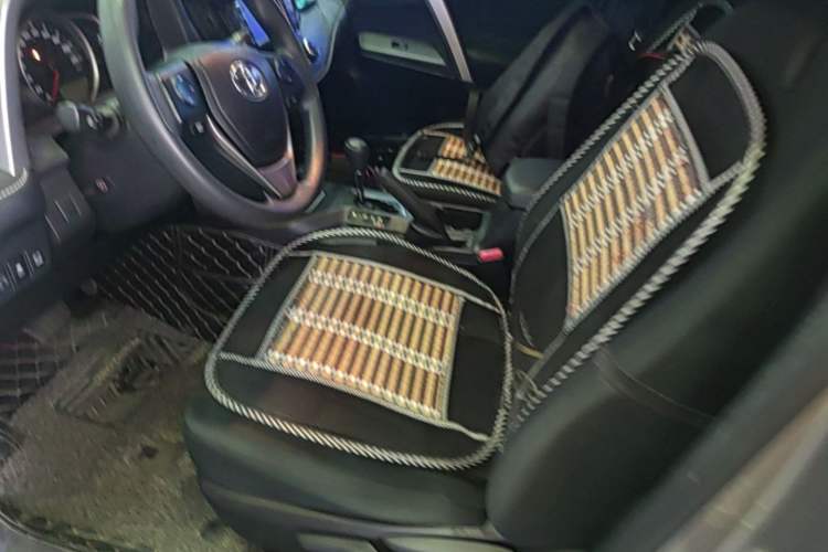 Used Toyota RAV4 2018 2.0L CVT Two-Wheel Drive Fashion X Edition Left Front Seat