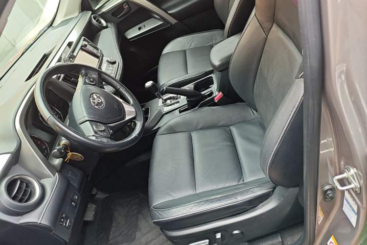 Used Toyota RAV4 2018 2.5L Automatic 4x4 Elite i Edition Left Front Seat