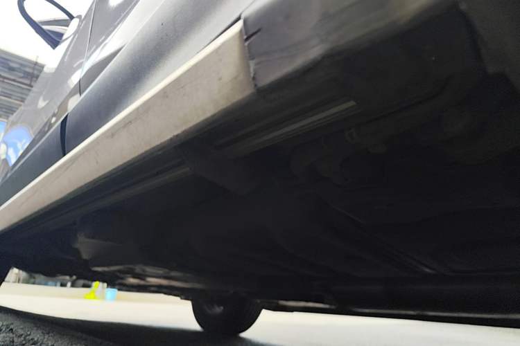 Used Toyota RAV4 2018 2.0L CVT Two-Wheel Drive Fashion X Edition Left Side Sill