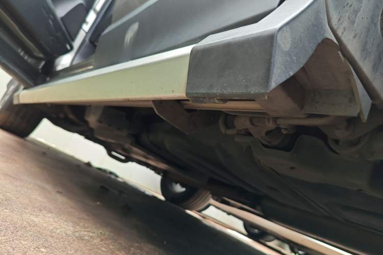 Used Toyota RAV4 2018 2.5L Automatic 4x4 Elite i Edition Left Side Sill
