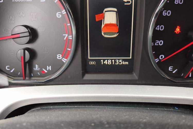 Used Toyota RAV4 2018 2.5L Automatic 4x4 Elite i Edition Odometer Close Up