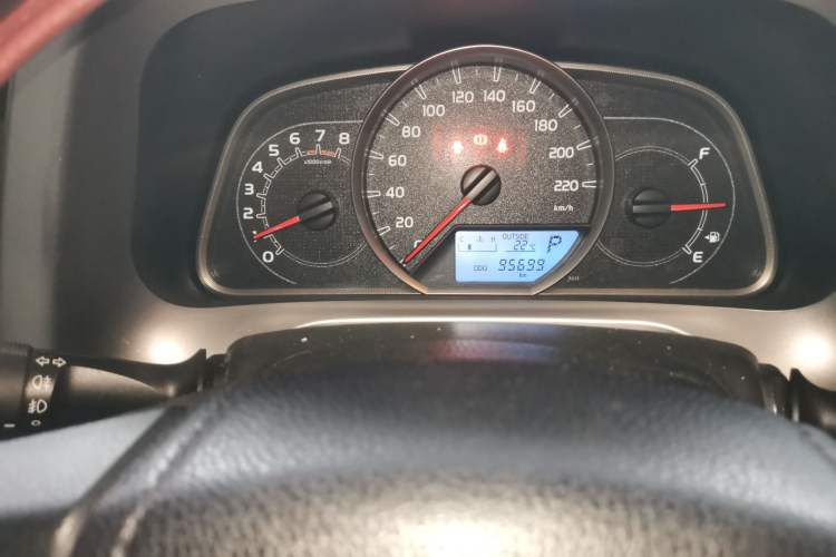 Used Toyota RAV4 2018 2.0L CVT Two-Wheel Drive Fashion X Edition Odometer Close Up