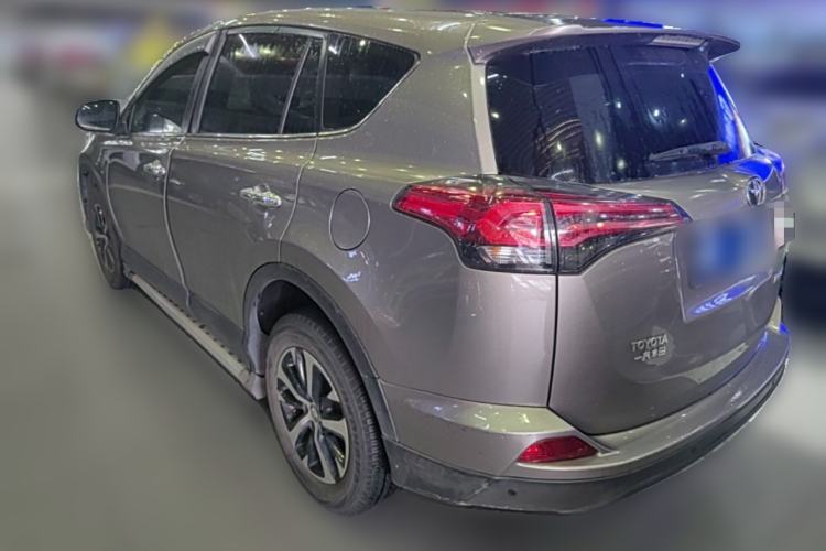 Used Toyota RAV4 2018 2.0L CVT Two-Wheel Drive Fashion X Edition Rear Left 45 Deg
