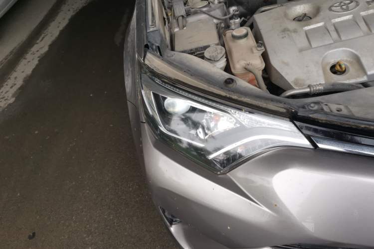 Used Toyota RAV4 2018 2.0L CVT Two-Wheel Drive Fashion X Edition Right Front Headlight