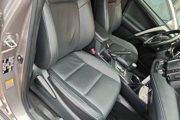 Used Toyota RAV4 2018 2.5L Automatic 4x4 Elite i Edition Right Front Seat