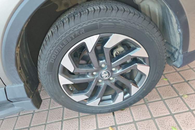 Used Toyota RAV4 2018 2.5L Automatic 4x4 Elite i Edition Right Front Wheel Hub