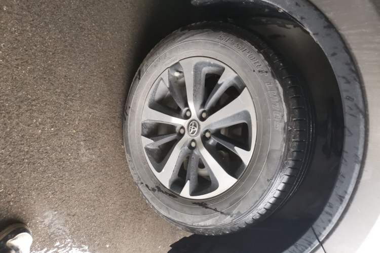 Used Toyota RAV4 2018 2.0L CVT Two-Wheel Drive Fashion X Edition Right Front Wheel Hub