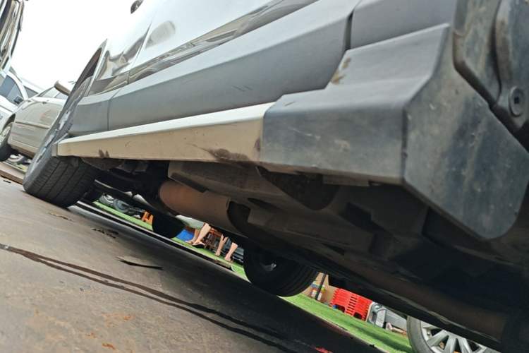 Used Toyota RAV4 2018 2.5L Automatic 4x4 Elite i Edition Right Side Sill