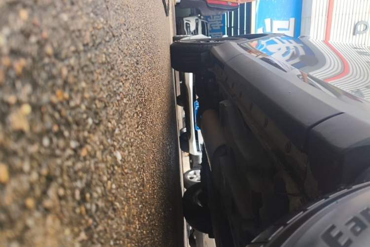 Used Toyota RAV4 2018 2.0L CVT Two-Wheel Drive Fashion X Edition Right Side Sill