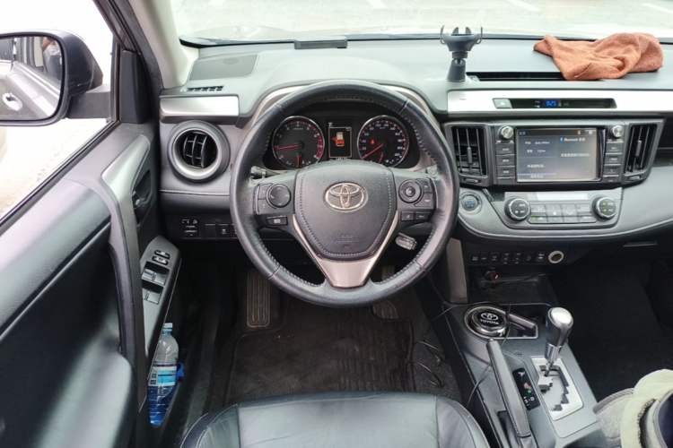 Used Toyota RAV4 2018 2.5L Automatic 4x4 Elite i Edition Steering Wheel