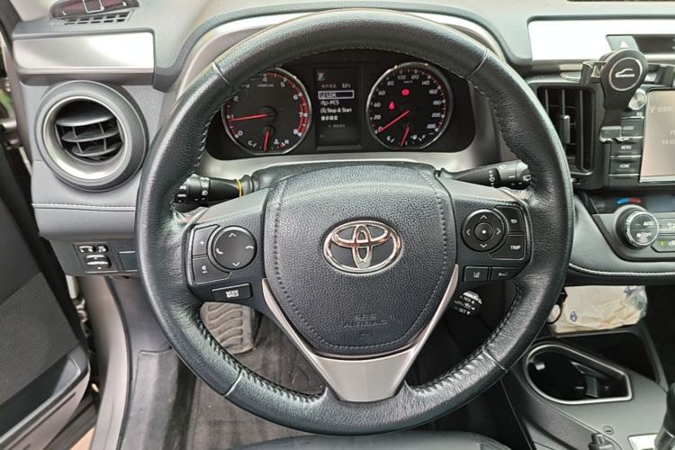 Used Toyota RAV4 2018 2.5L Automatic 4x4 Elite i Edition Steering Wheel