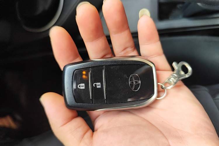 Used Toyota RAV4 2018 2.0L CVT Two-Wheel Drive Fashion X Edition Vehicle Key