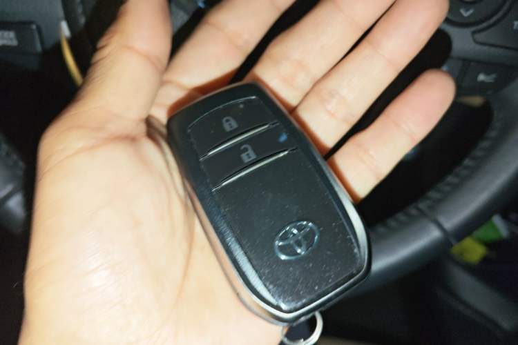 Used Toyota RAV4 2018 2.5L Automatic 4x4 Elite i Edition Vehicle Key