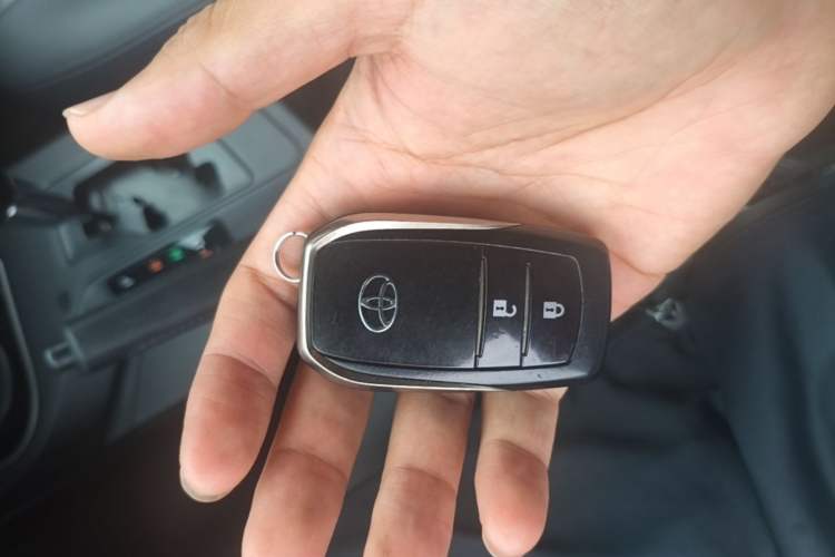 Used Toyota RAV4 2018 2.0L CVT Two-Wheel Drive Fashion X Edition Vehicle Key