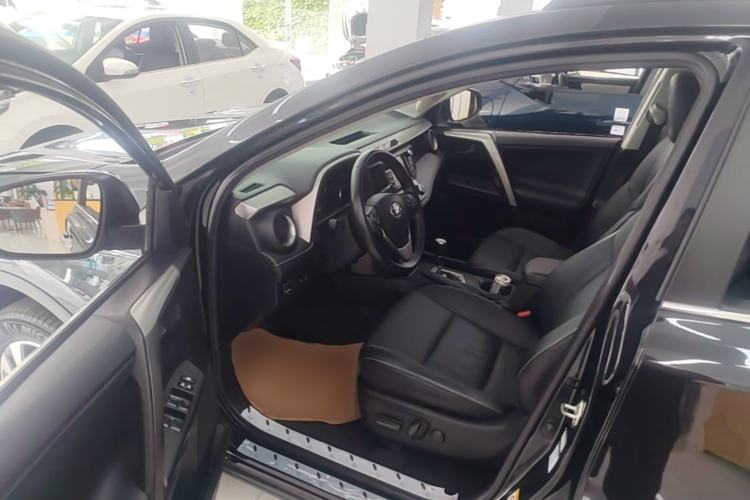 Used Toyota RAV4 2018 2.5L Automatic 4x4 Elite i Edition Driver Seat