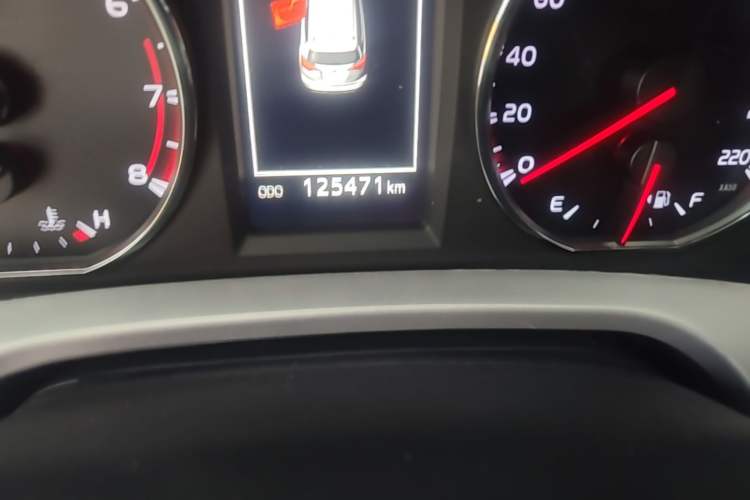 Used Toyota RAV4 2018 2.5L Automatic 4x4 Elite i Edition Odometer Close Up