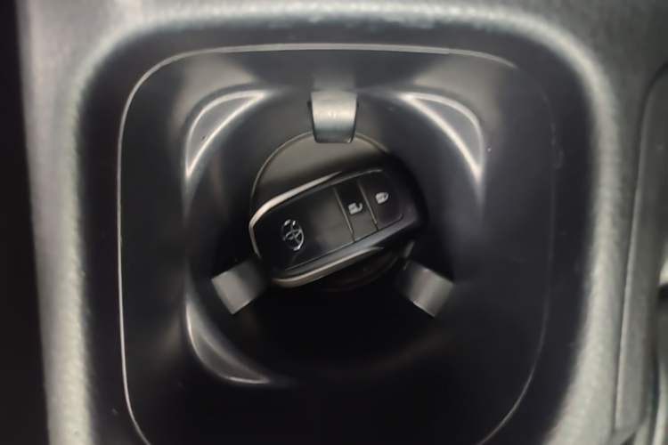 Used Toyota RAV4 2018 2.5L Automatic 4x4 Elite i Edition Vehicle Key