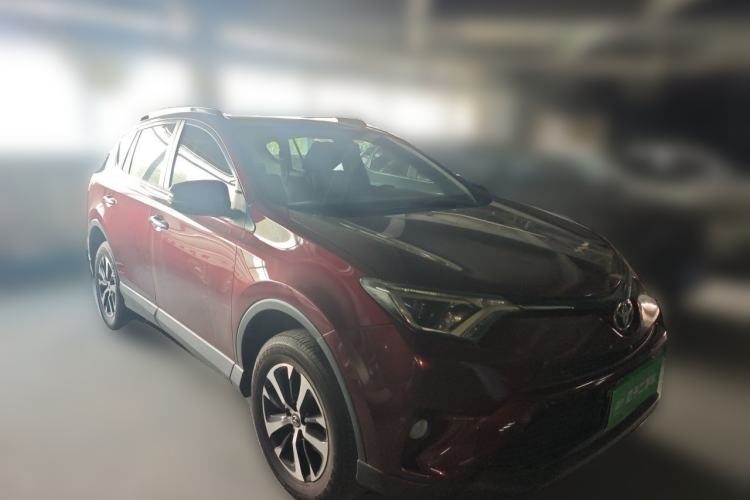 Used Toyota RAV4 2018 2.0L CVT Two-Wheel Drive Fashion X Edition Front Right 45 Deg