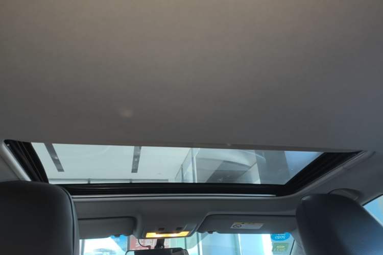 Used Toyota RAV4 2018 2.0L CVT Two-Wheel Drive Fashion X Edition Headliner