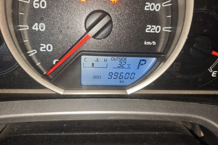 Used Toyota RAV4 2018 2.0L CVT Two-Wheel Drive Fashion X Edition Odometer Close Up