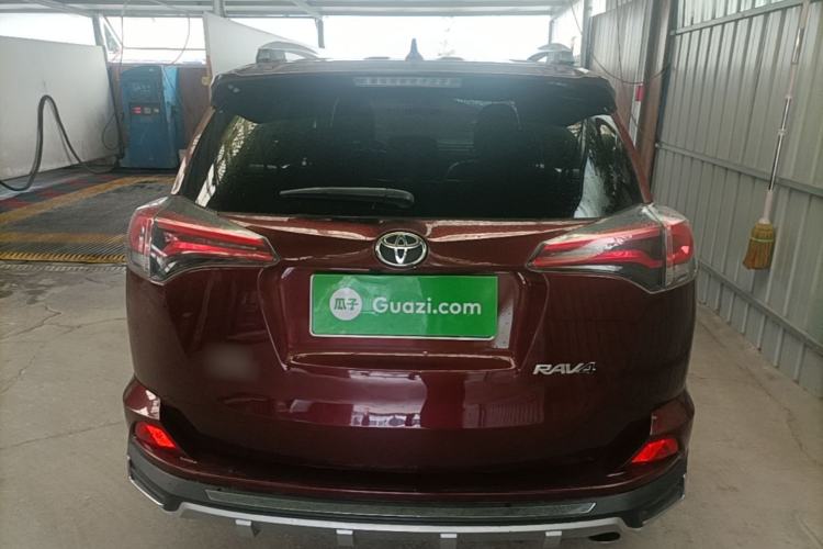 Used Toyota RAV4 2018 2.0L CVT Two-Wheel Drive Fashion X Edition Rear