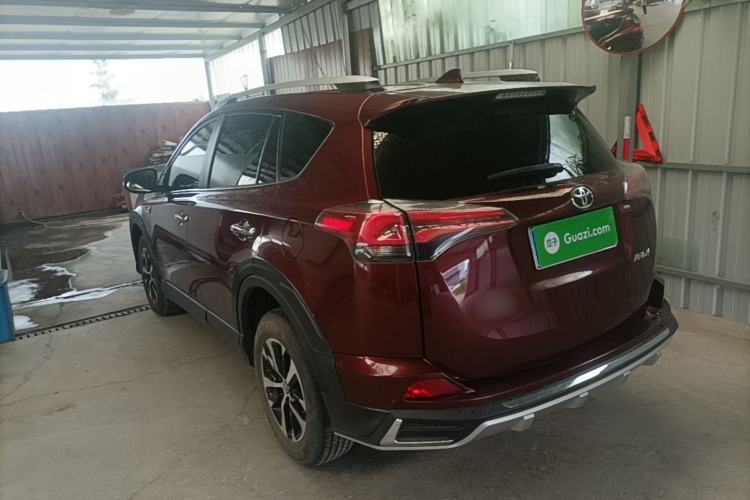 Used Toyota RAV4 2018 2.0L CVT Two-Wheel Drive Fashion X Edition Rear Left 45 Deg