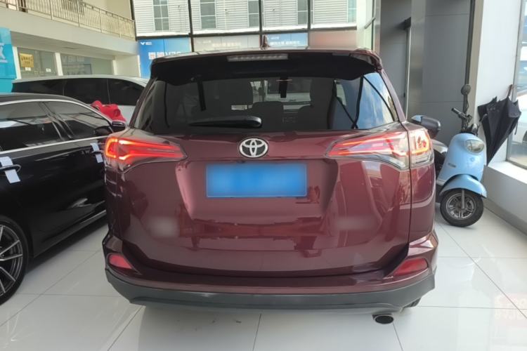 Used Toyota RAV4 2018 2.0L CVT Two-Wheel Drive Fashion X Edition Rear