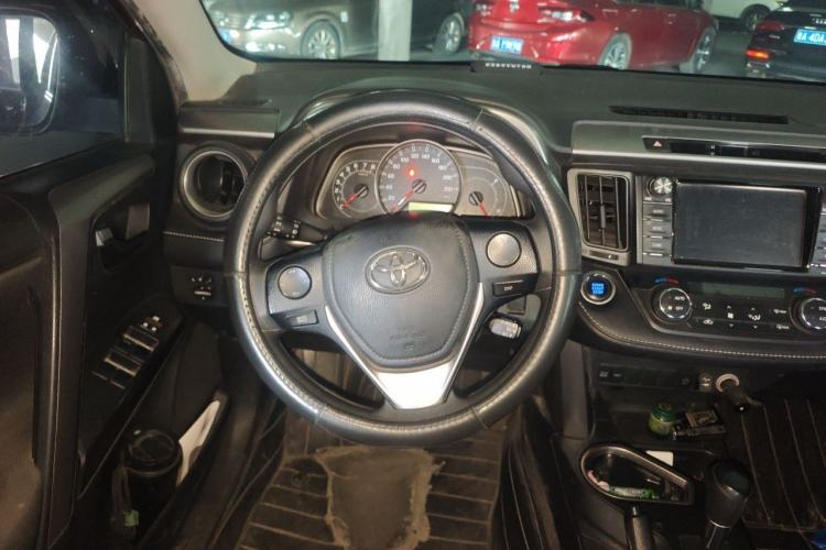 Used Toyota RAV4 2018 2.0L CVT Two-Wheel Drive Fashion X Edition Steering Wheel