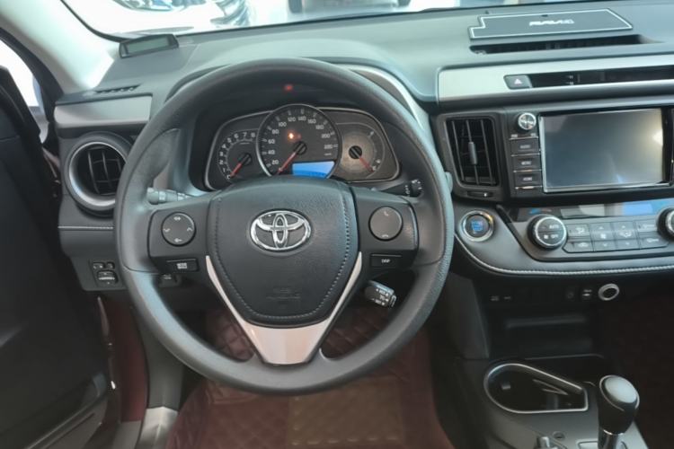 Used Toyota RAV4 2018 2.0L CVT Two-Wheel Drive Fashion X Edition Steering Wheel