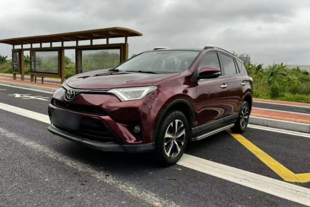 Used Toyota RAV4 2018 2.0L CVT Two-Wheel Drive Fashion X Edition