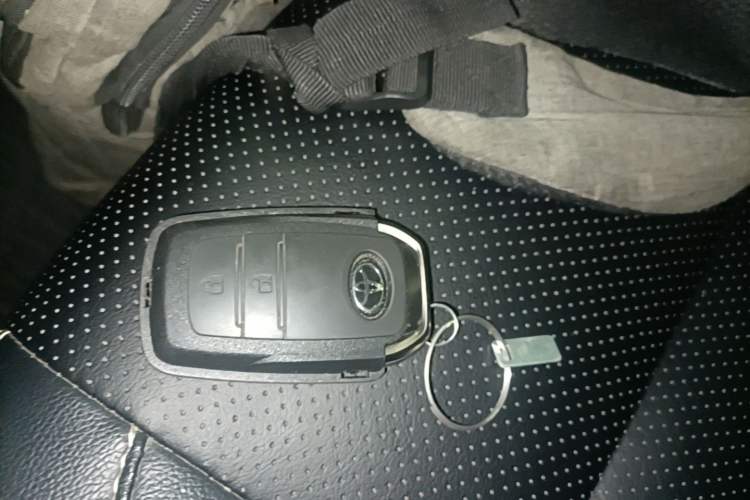 Used Toyota RAV4 2018 2.0L CVT Two-Wheel Drive Fashion X Edition Vehicle Key