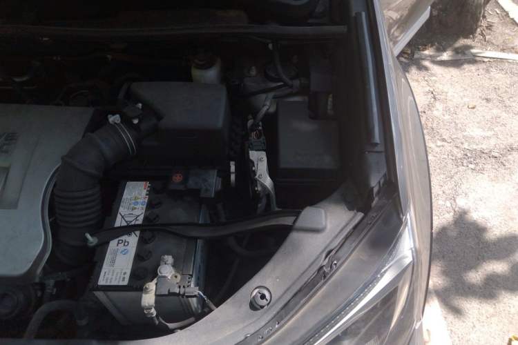 Used Toyota RAV4 2018 2.0L CVT Two-Wheel Drive Fashion X Edition Engine Bay Left