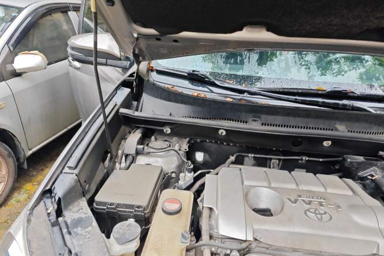 Used Toyota RAV4 2018 2.5L Automatic 4x4 Elite i Edition Engine Bay Right