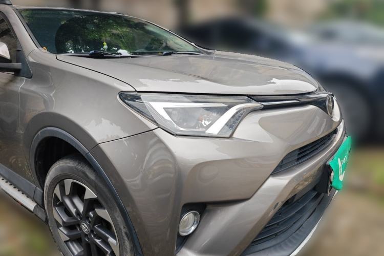 Used Toyota RAV4 2018 2.5L Automatic 4x4 Elite i Edition Front Right 45 Deg