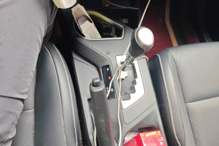 Used Toyota RAV4 2018 2.5L Automatic 4x4 Elite i Edition Gear Lever