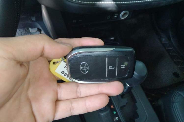 Used Toyota RAV4 2018 2.0L CVT Two-Wheel Drive Fashion X Edition Vehicle Key
