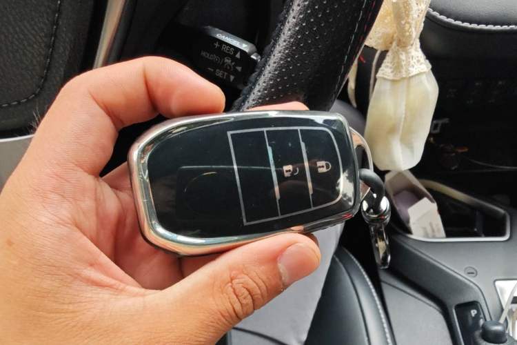 Used Toyota RAV4 2018 2.5L Automatic 4x4 Elite i Edition Vehicle Key