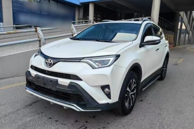 Used Toyota RAV4 2018 2.0L CVT Two-Wheel Drive Fashion X Edition
